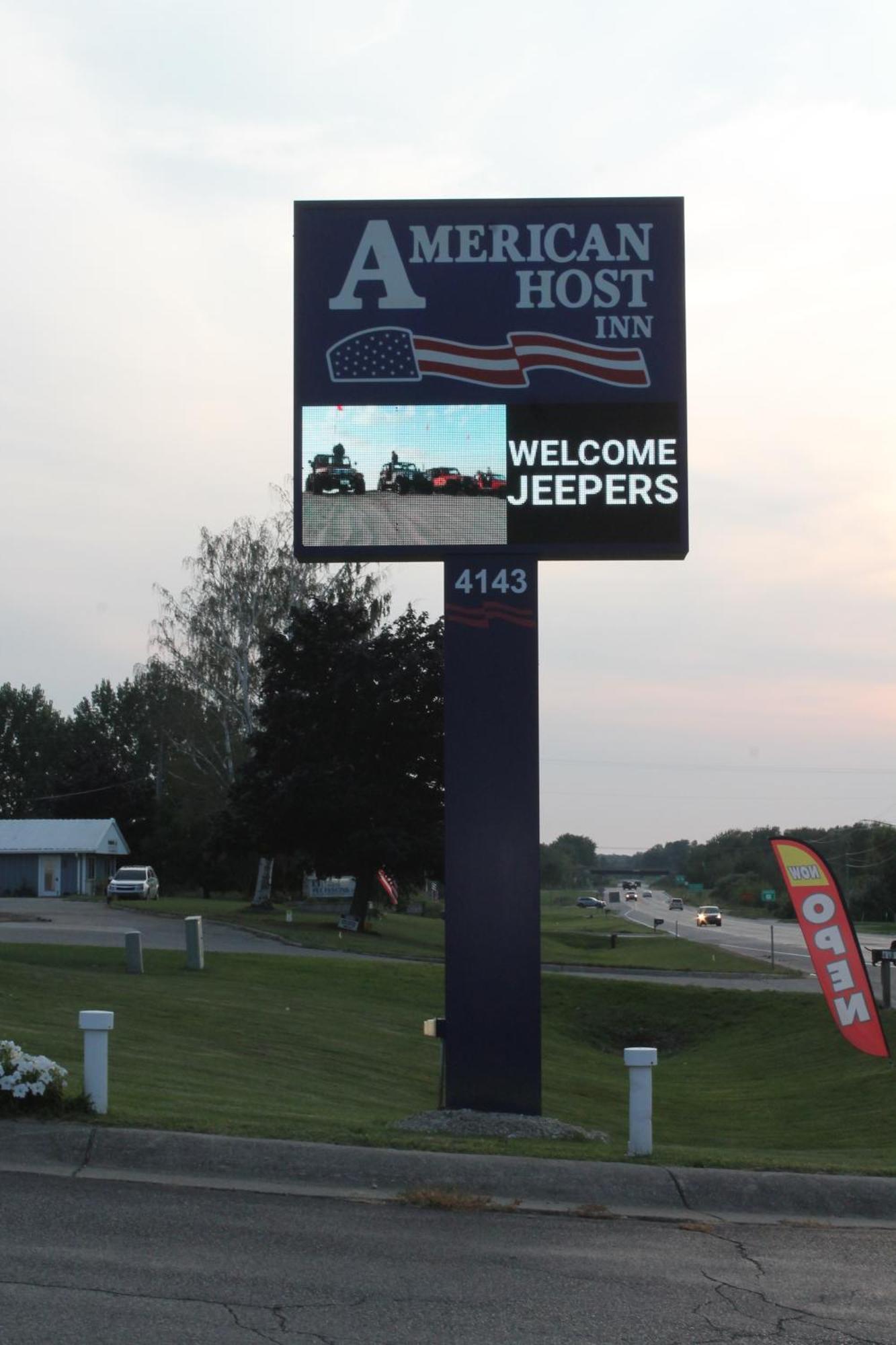 American Host Inn Hart Exterior photo